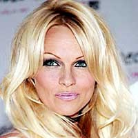 Pamela Anderson Resmi Janda Ketiga Kali