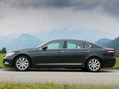 Bisik-bisik Mobil Mewah Ical