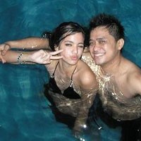Foto Bikini Nia Ramadhani Diambil dari Facebook