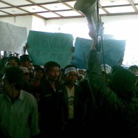 Ratusan Sopir Angkot Satroni Gedung Dewan