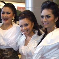 Jumpa Fans Ricuh Bikin 3 Diva Mesra