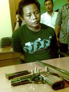 Satpam Leonardo Suka Mengaku Sebagai Polisi