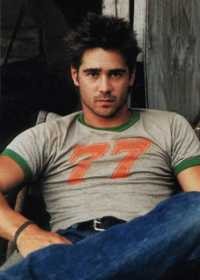 Kunjungi Bosnia, Colin Farrell Stres