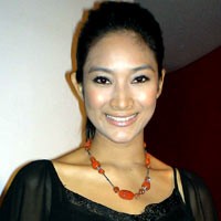 Happy Salma Kawin-Cerai di Sinetron