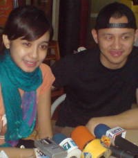 Laudya Cynthia Bella Tak Takut Foto Swimsuit 