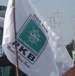 Membedakan Dua PKB