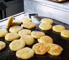 Roti Canai Plus Kare