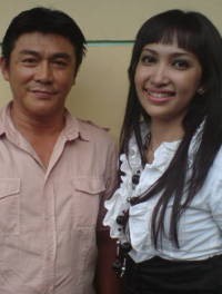 Resmi Cerai, Mantan Istri Willy Dozan Nangis