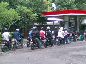 Tidak Naikkan BBM Lebih Banyak Mudarat dari Maslahatnya