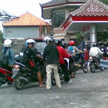 Tidak Naikkan BBM Lebih Banyak Mudarat dari Maslahatnya