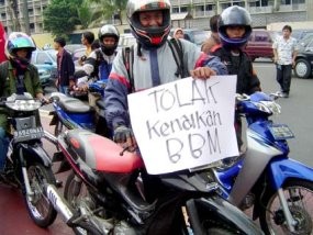 Tunda Pembayaran Utang Daripada Harga BBM Naik