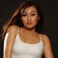 Ratu Felisha, Si Seksi yang Penuh Kontroversi