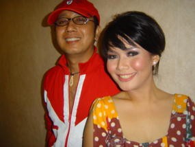 Dea Mirella Pasrah Digugat Cerai Suami