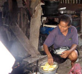 Tiani, Buruh Cuci yang Luput Terus dari BLT