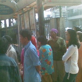 85% Warga Miskin Jakarta Sudah Terima Kartu BLT