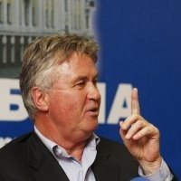 Hiddink Merapat ke Chelsea?