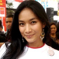 Happy Salma Dua Kali Tolak Lamaran