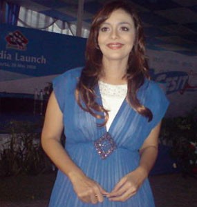 Suami Jarang Pulang, Lula Kamal Pantang Mundur