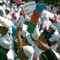 Merasa Dipimpong, Perwakilan Calon Haji Keluar dari Gedung Sate