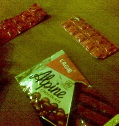 Happy Five Ternyata Dimasukkan Bungkus Coklat Alpine