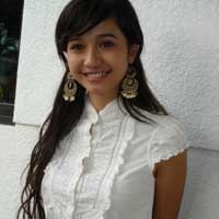 Laudya Cynthia Bella Saat Bergaya