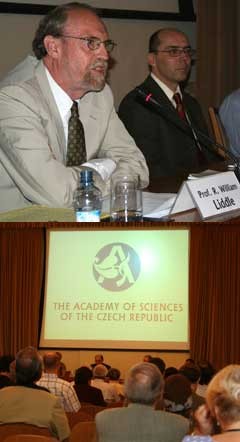  Prof Liddle: Empat Sebab Soeharto Berkuasa Begitu Lama