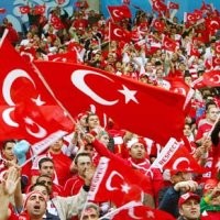 Suporter Turki-Ceko Bentrok