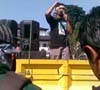 Gemes Beraksi, Dada Ditolak