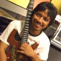 Dewa Budjana Timang Putra Kedua