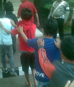 Bentrok Mahasiswa dengan Polisi, TransJ Koridor I Distop 