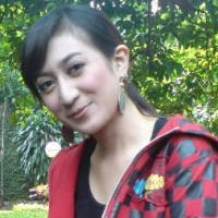 Helmalia Putri Jual Meja Belajar Demi Uang