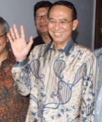 Hatta Bantah Mennegkop Mundur