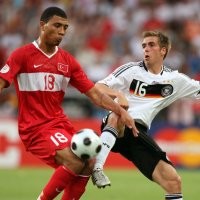 Gol Lahm Tentukan Langkah Jerman