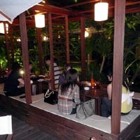 Konsep Minimalis Berhiaskan Manusia