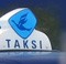 Sang Supir Blue Bird Tetap Melakukan Aksi Balapannya