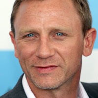 Trailer Adegan Ranjang James Bond Beredar