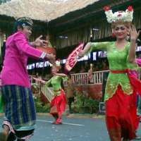 Axis Coba Eksis di Bali dan Lombok