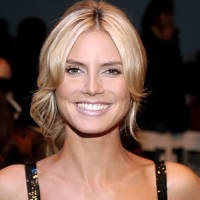 Heidi Klum Pilih jadi Dinosaurus 