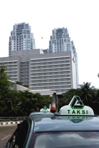 Pak Tofan Cermin Supir Taksi Gamya yang Baik