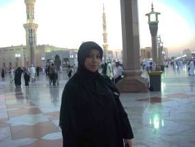 Pasca Umroh, Sarah Azhari Ingin Naik Haji