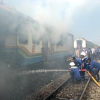 Kereta Cantik Ekspres Terbakar, Jadwal Dua KA Terganggu