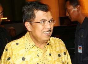 Yel-yel Golkar Warnai Silaturahmi Wapres JK-Warga Indramayu