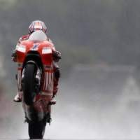 Stoner Juara, Rossi Puncaki Klasemen