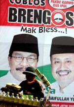 Poster KarSa di Jember Dibakar