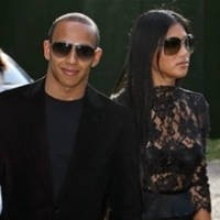 Manuver Cinta Lewis Hamilton