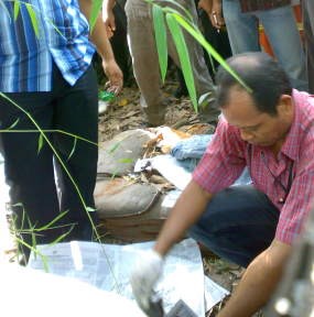 Polisi Geledah Rumah di Pesona Khayangan 33