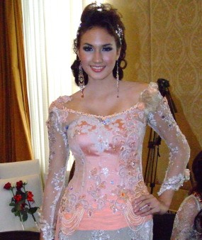 Nadine Chandrawinata: Aku si Seribu Wajah