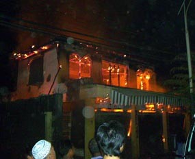 Tengah Tertidur Lelap, Warga Sumenep Dikejutkan Kebakaran