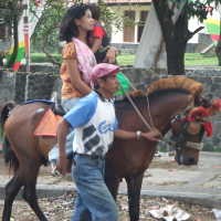 Berkuda di Tamansari, Wisata Murah Meriah 