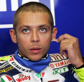 Rossi Masih Berusaha Kejar Stoner